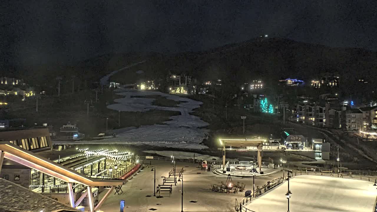 Steamboat Springs Ski Village Square & Ski Slopes Live Cam - Steamboat Springs, Routt County, Colorado, USA