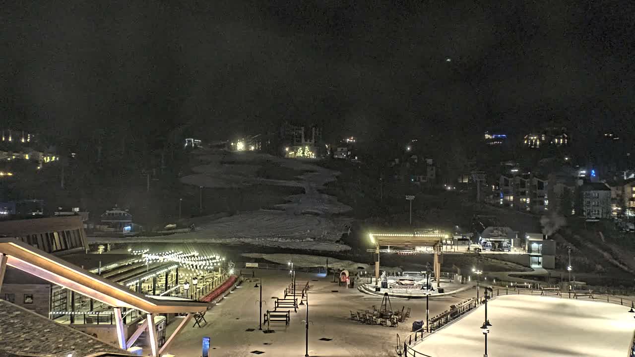 Steamboat Springs Ski Village Square & Ski Slopes Live Cam - Steamboat Springs, Routt County, Colorado, USA