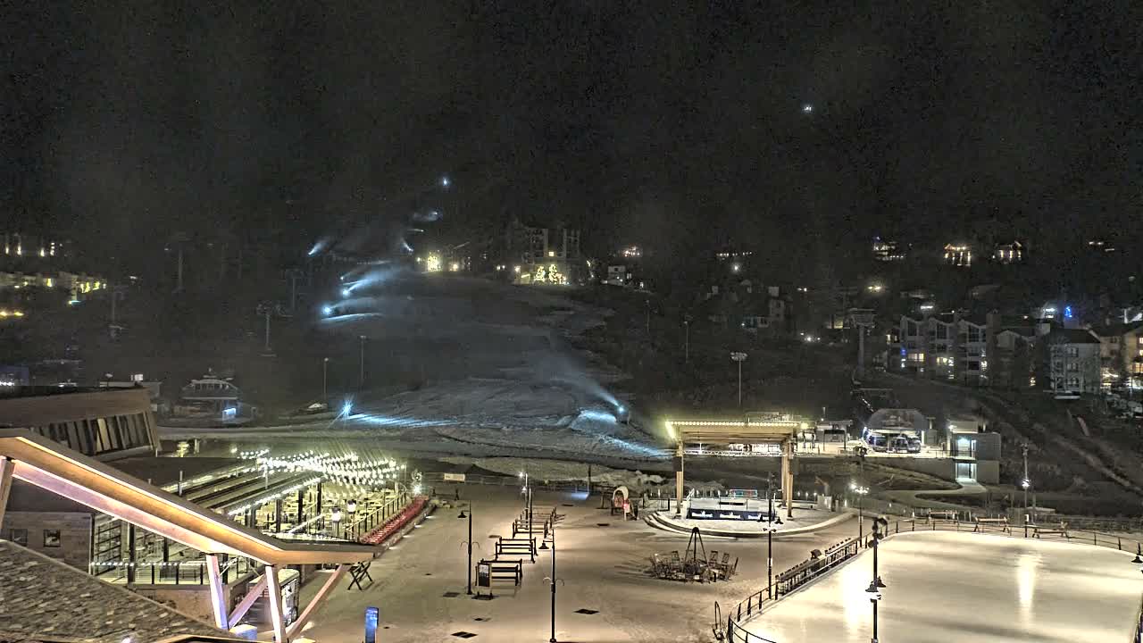 Steamboat Springs Ski Village Square & Ski Slopes Live Cam - Steamboat Springs, Routt County, Colorado, USA