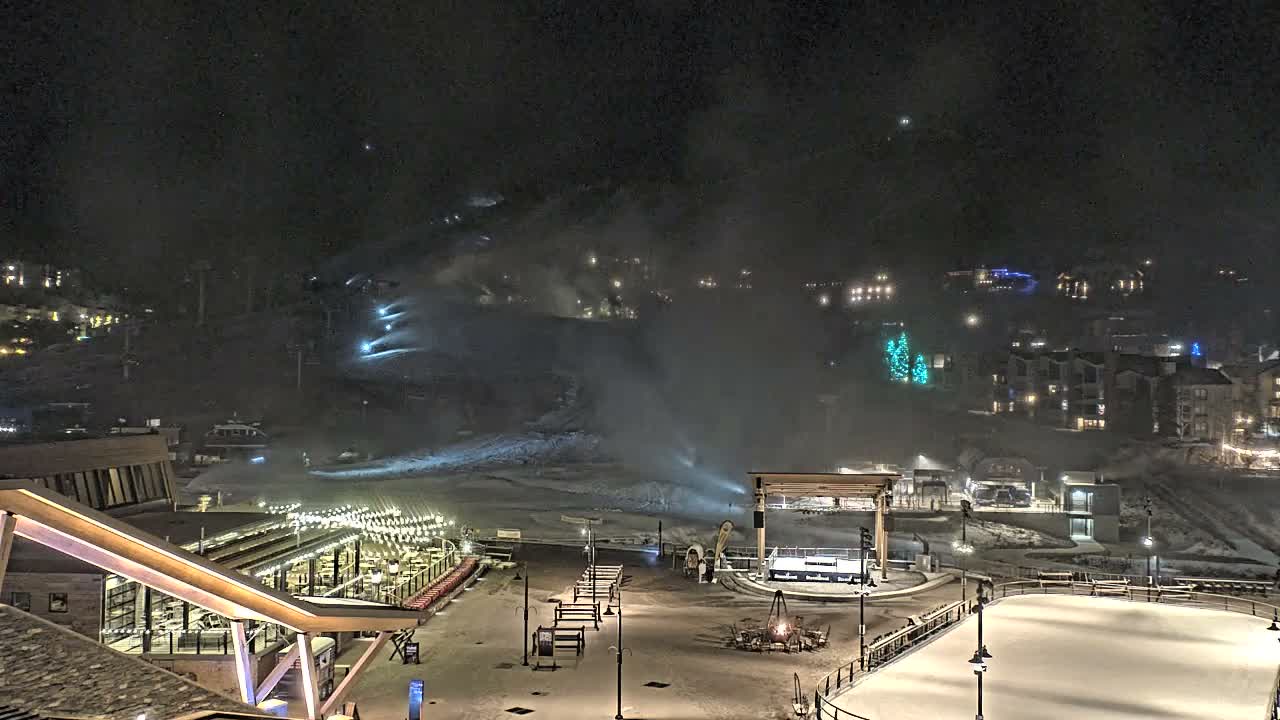 Steamboat Springs Ski Village Square & Ski Slopes Live Cam - Steamboat Springs, Routt County, Colorado, USA