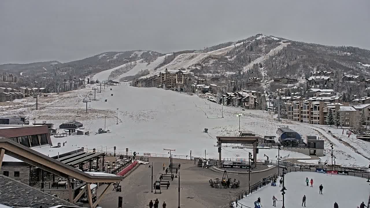 Steamboat Springs Ski Village Square & Ski Slopes Live Cam - Steamboat Springs, Routt County, Colorado, USA