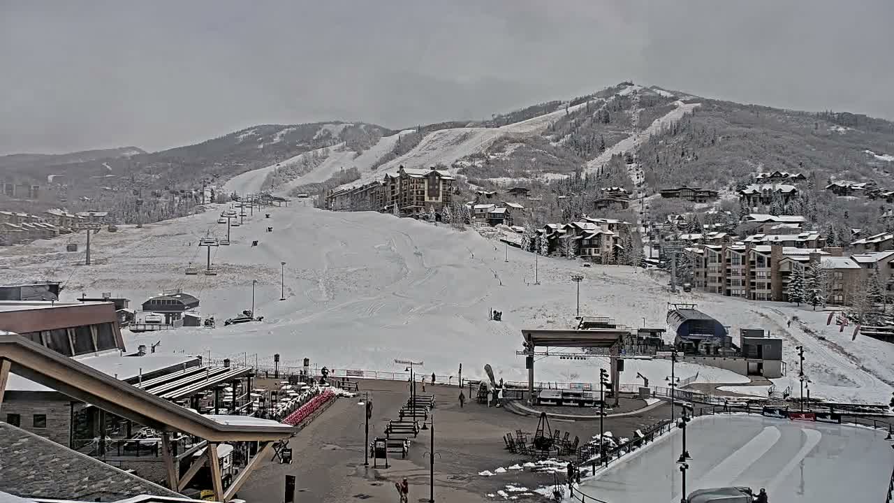 Steamboat Springs Ski Village Square & Ski Slopes Live Cam - Steamboat Springs, Routt County, Colorado, USA