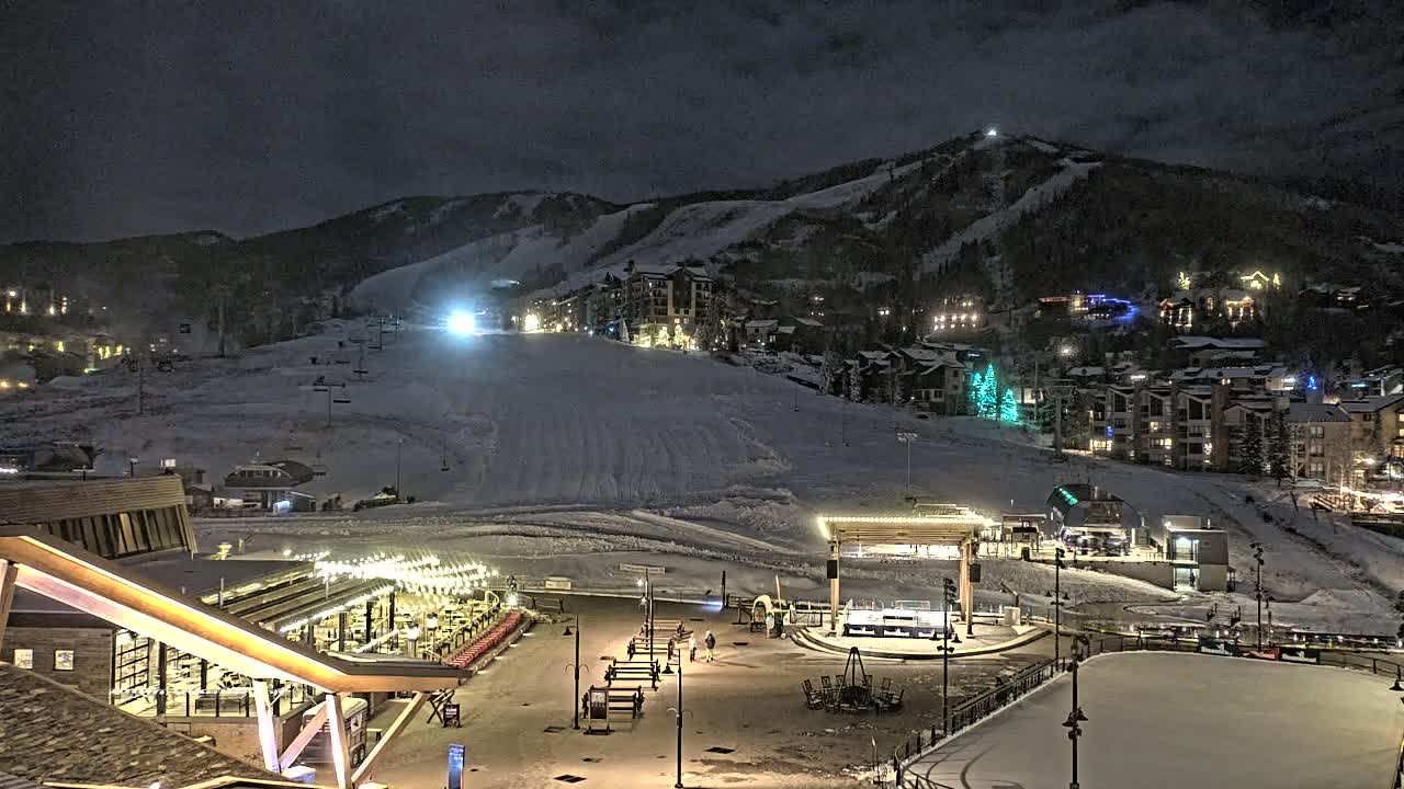 Steamboat Springs Ski Village Square & Ski Slopes Live Cam - Steamboat Springs, Routt County, Colorado, USA