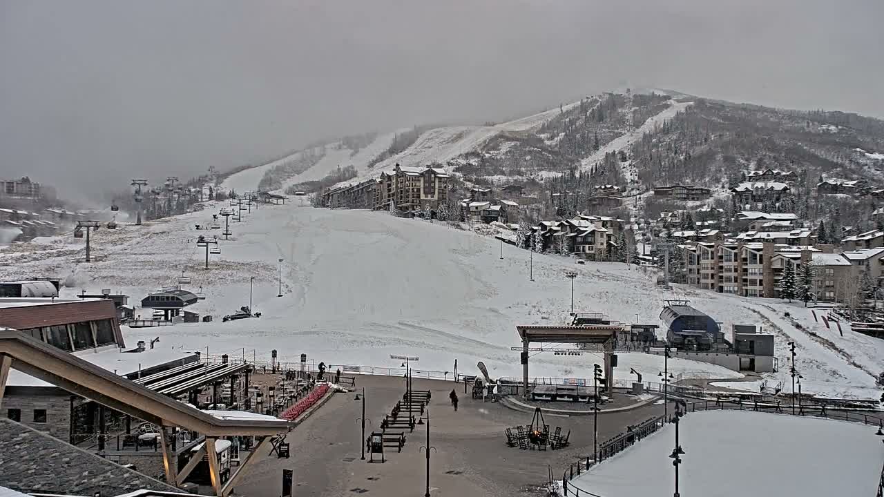 Steamboat Springs Ski Village Square & Ski Slopes Live Cam - Steamboat Springs, Routt County, Colorado, USA