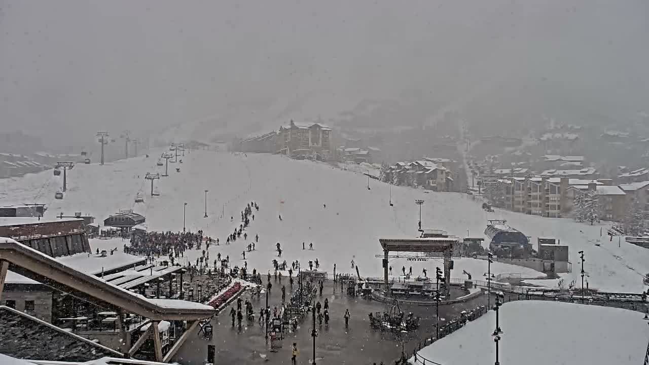 Steamboat Springs Ski Village Square & Ski Slopes Live Cam - Steamboat Springs, Routt County, Colorado, USA