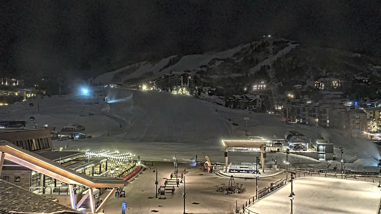 Steamboat Springs Ski Village Square & Ski Slopes Live Cam - Steamboat Springs, Routt County, Colorado, USA