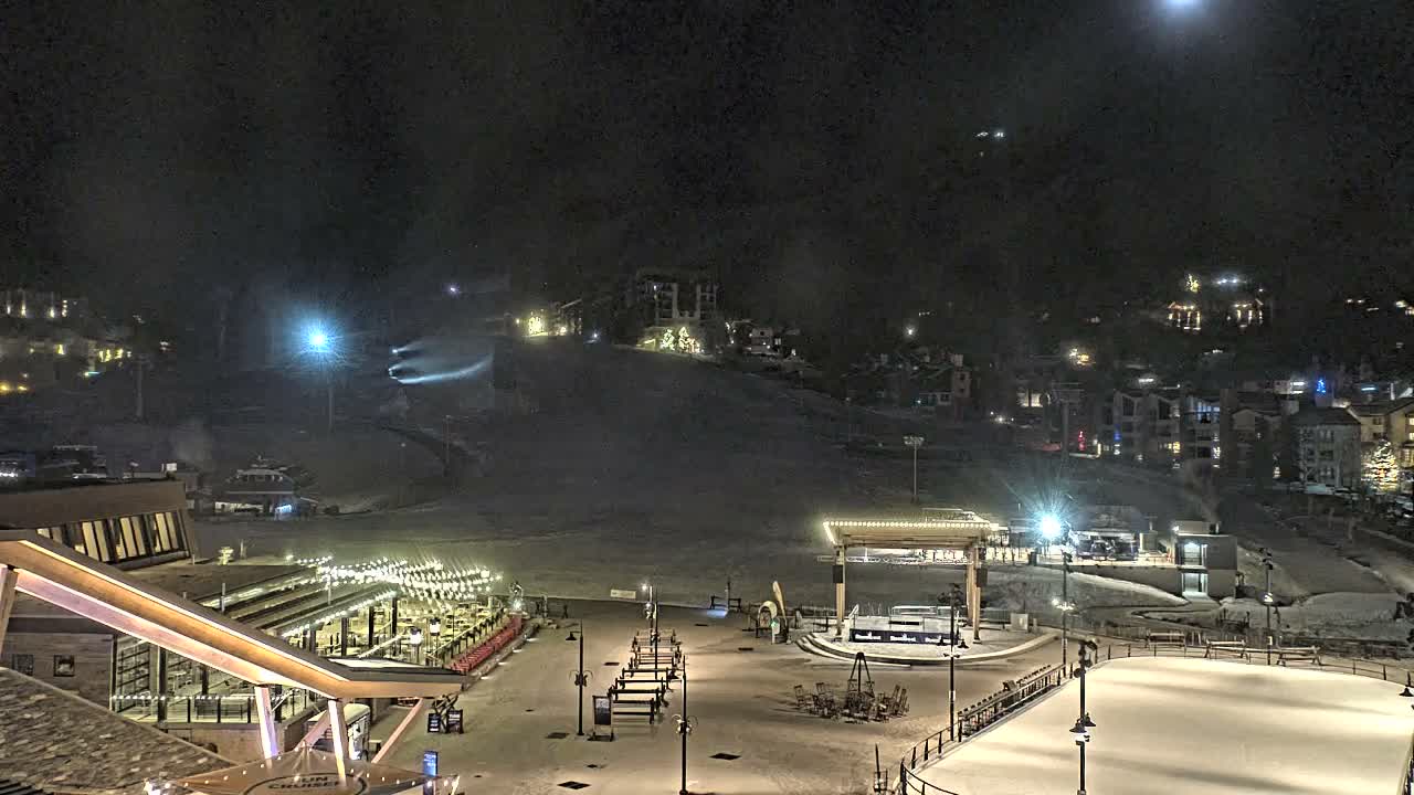 Steamboat Springs Ski Village Square & Ski Slopes Live Cam - Steamboat Springs, Routt County, Colorado, USA