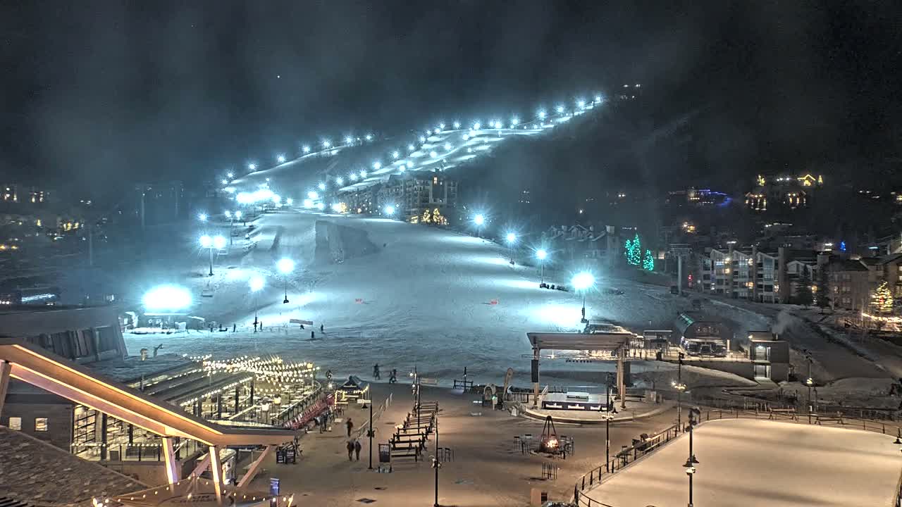 Steamboat Springs Ski Village Square & Ski Slopes Live Cam - Steamboat Springs, Routt County, Colorado, USA