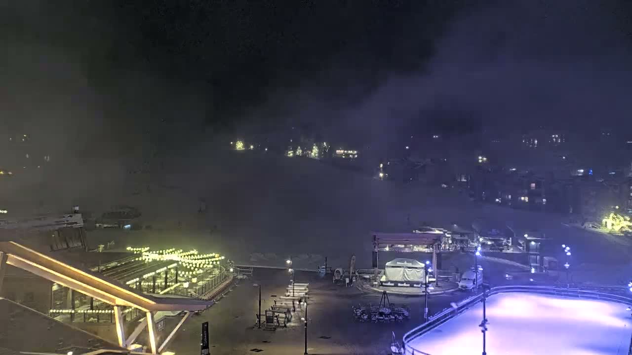 Steamboat Springs Ski Village Square & Ski Slopes Live Cam - Steamboat Springs, Routt County, Colorado, USA