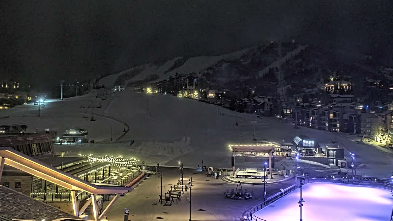Steamboat Springs Ski Village Square & Ski Slopes Live Cam - Steamboat Springs, Routt County, Colorado, USA