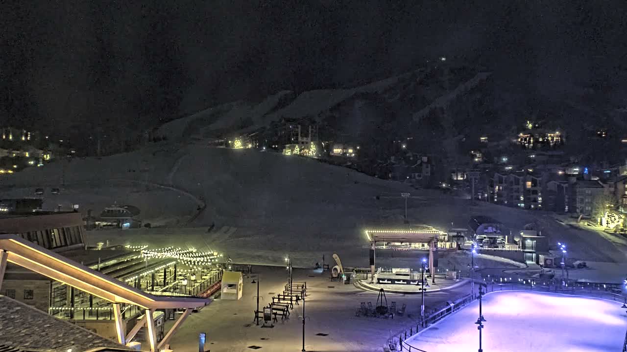 Steamboat Springs Ski Village Square & Ski Slopes Live Cam - Steamboat Springs, Routt County, Colorado, USA