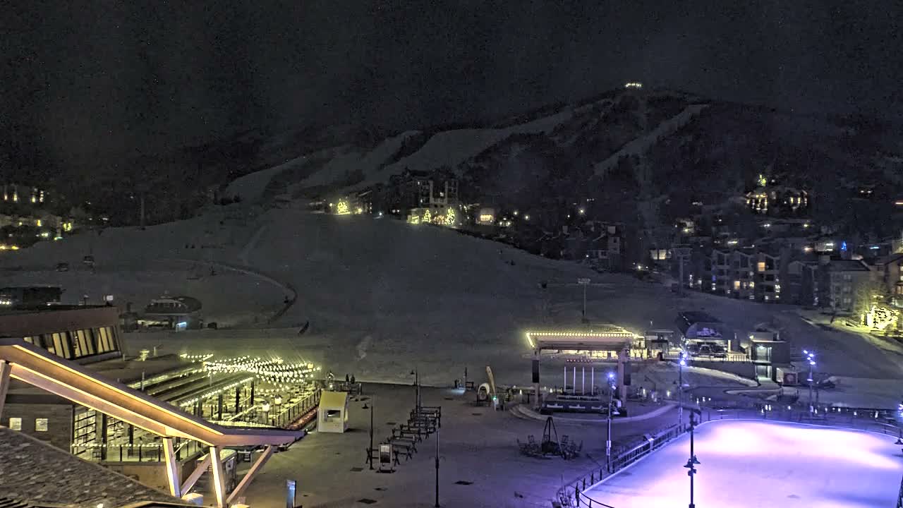 Steamboat Springs Ski Village Square & Ski Slopes Live Cam - Steamboat Springs, Routt County, Colorado, USA