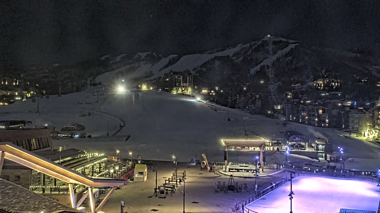 Steamboat Springs Ski Village Square & Ski Slopes Live Cam - Steamboat Springs, Routt County, Colorado, USA