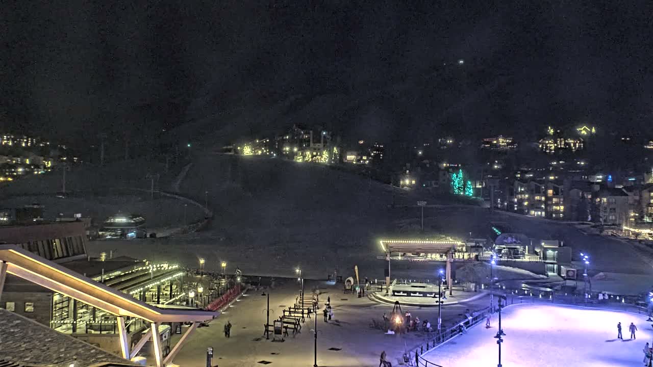 Steamboat Springs Ski Village Square & Ski Slopes Live Cam - Steamboat Springs, Routt County, Colorado, USA