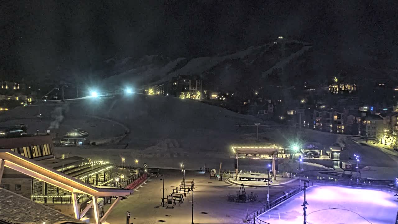 Steamboat Springs Ski Village Square & Ski Slopes Live Cam - Steamboat Springs, Routt County, Colorado, USA