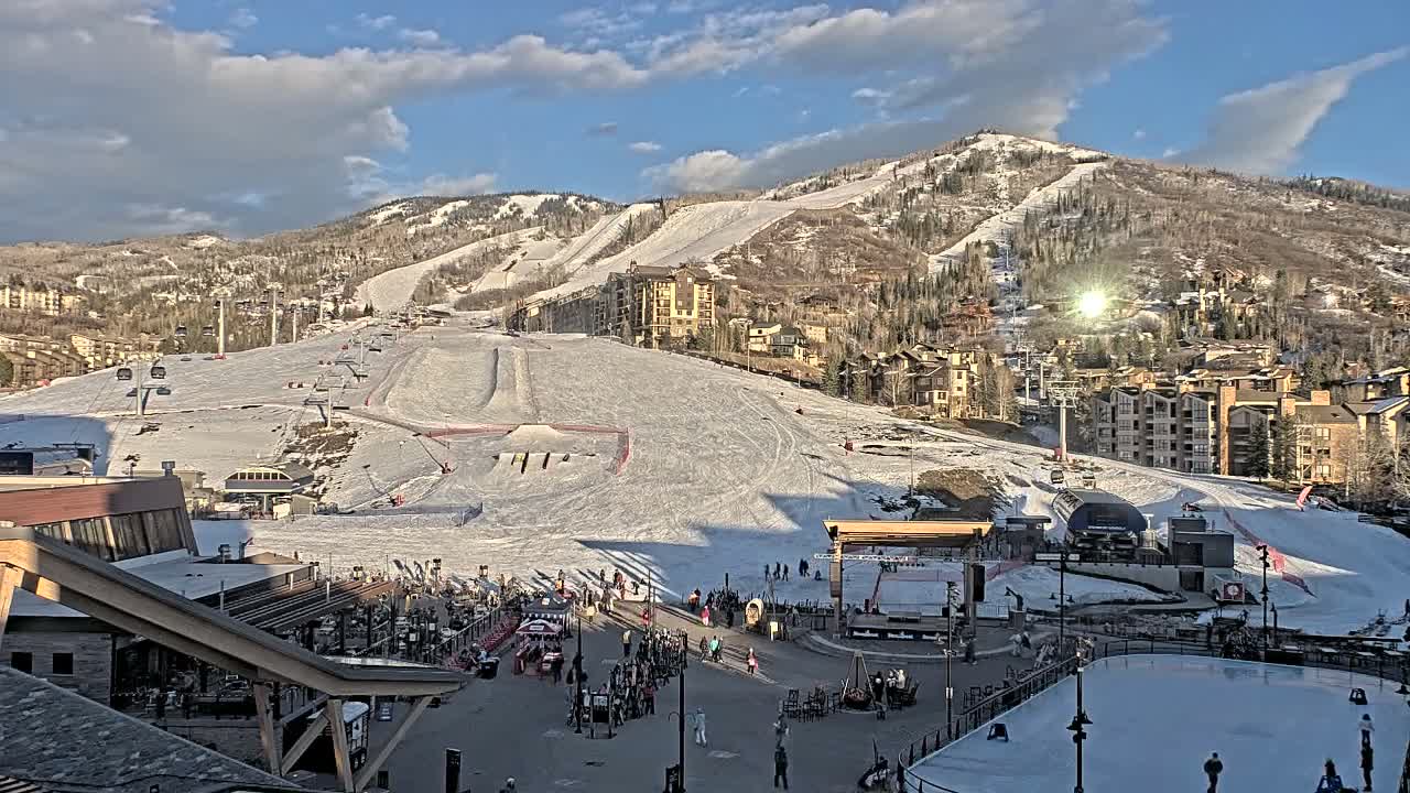 Steamboat Springs Ski Village Square & Ski Slopes Live Cam - Steamboat Springs, Routt County, Colorado, USA