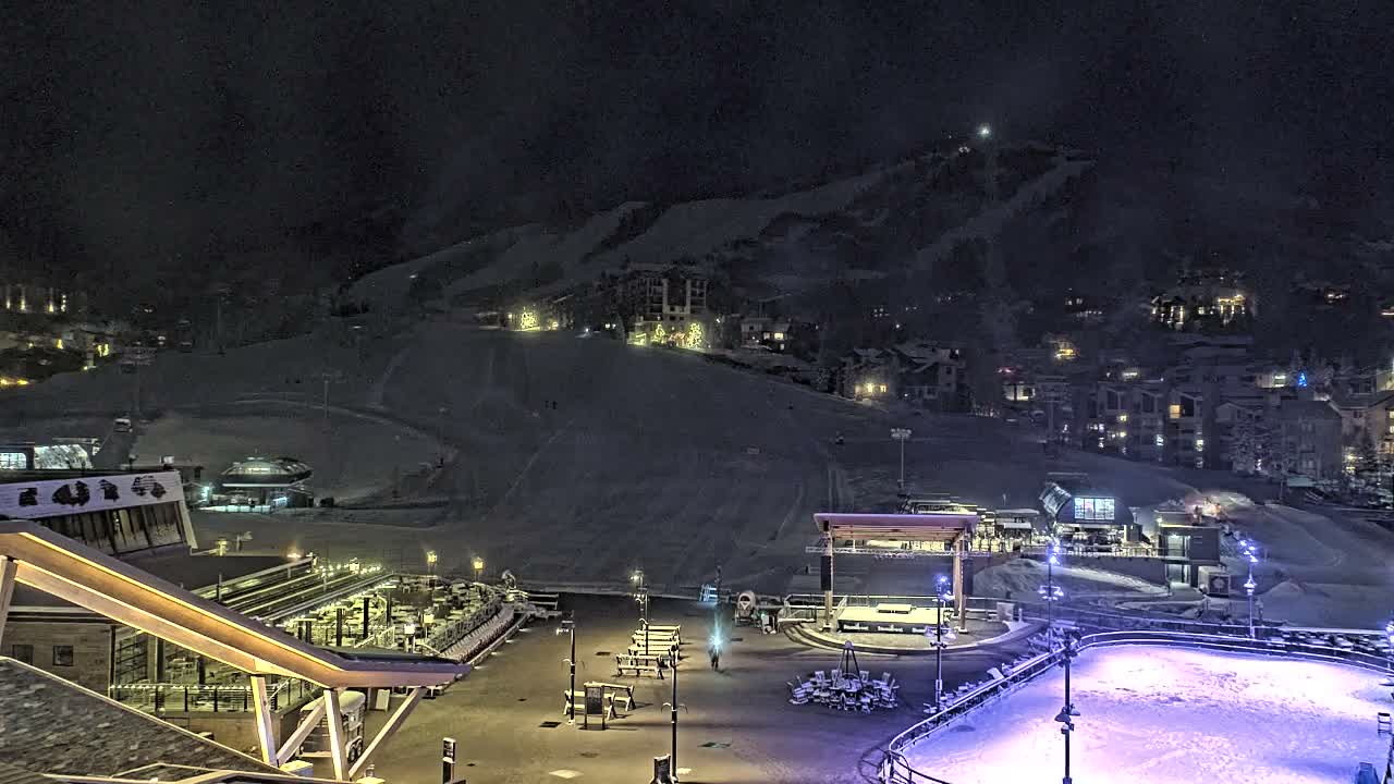 Steamboat Springs Ski Village Square & Ski Slopes Live Cam - Steamboat Springs, Routt County, Colorado, USA