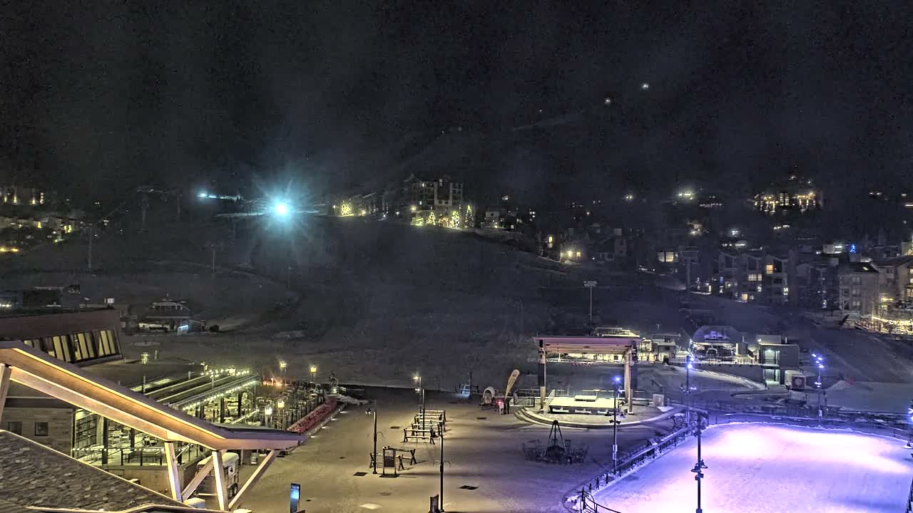 Steamboat Springs Ski Village Square & Ski Slopes Live Cam - Steamboat Springs, Routt County, Colorado, USA
