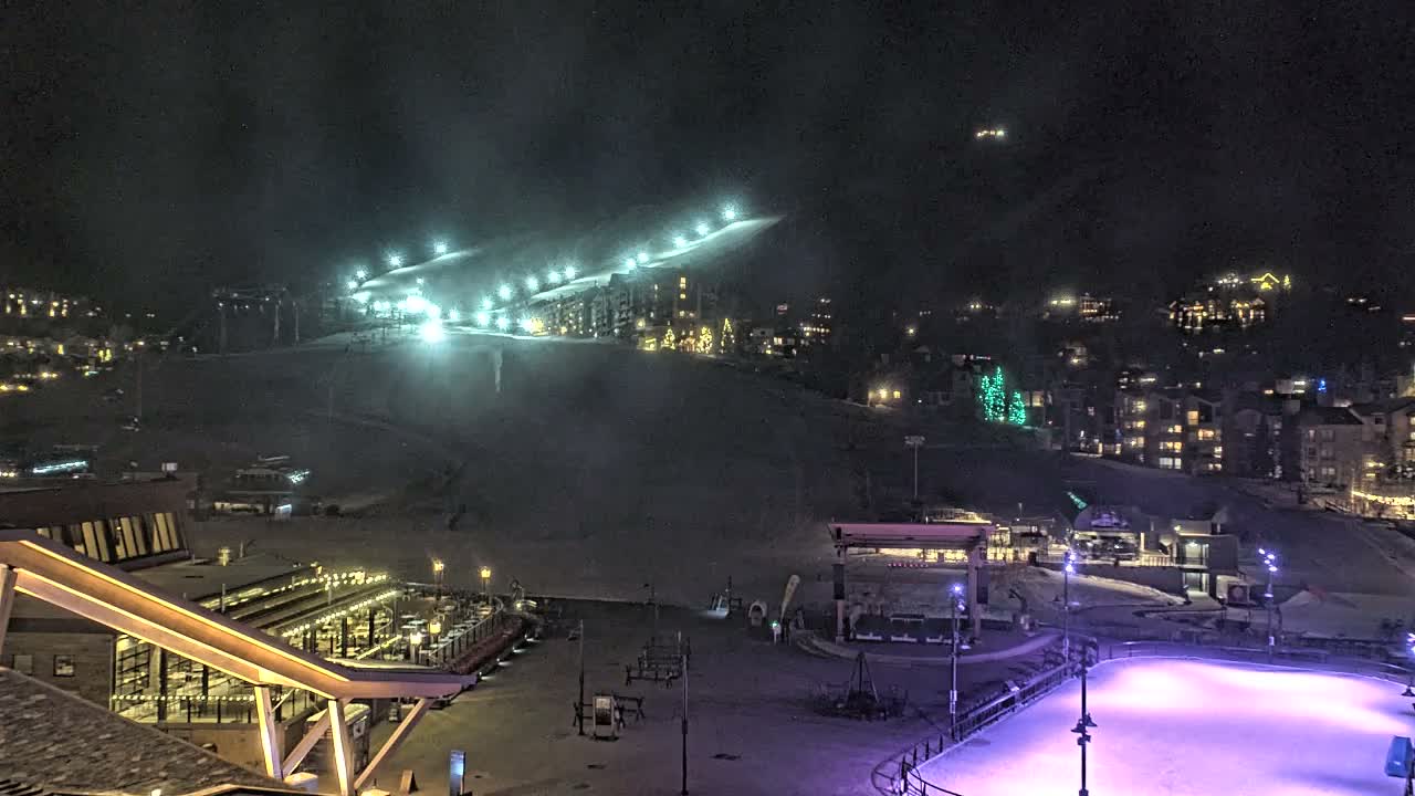 Steamboat Springs Ski Village Square & Ski Slopes Live Cam - Steamboat Springs, Routt County, Colorado, USA