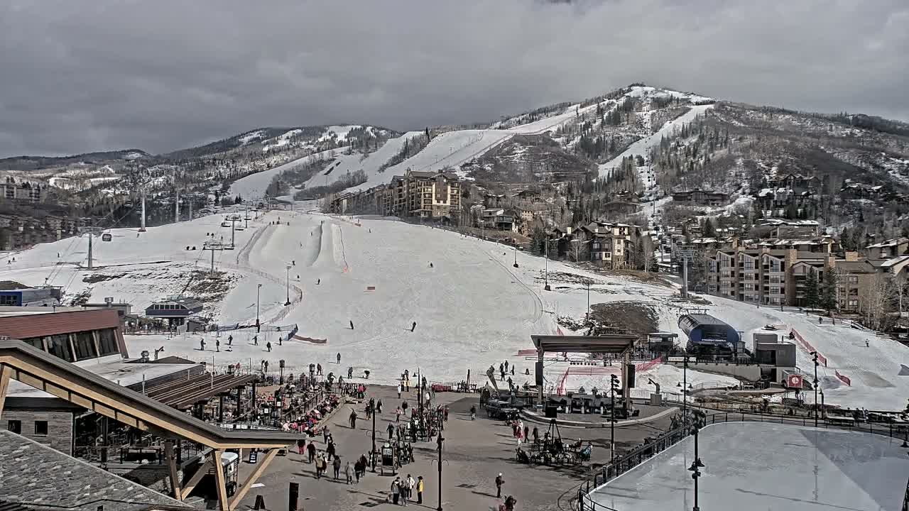 Steamboat Springs Ski Village Square & Ski Slopes Live Cam - Steamboat Springs, Routt County, Colorado, USA