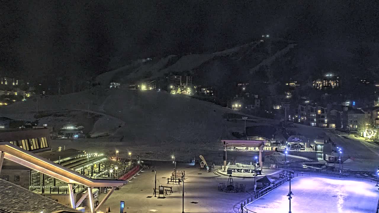 Steamboat Springs Ski Village Square & Ski Slopes Live Cam - Steamboat Springs, Routt County, Colorado, USA