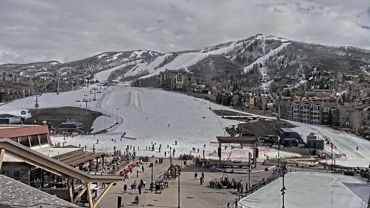 Steamboat Springs Ski Village Square & Ski Slopes Live Cam - Steamboat Springs, Routt County, Colorado, USA