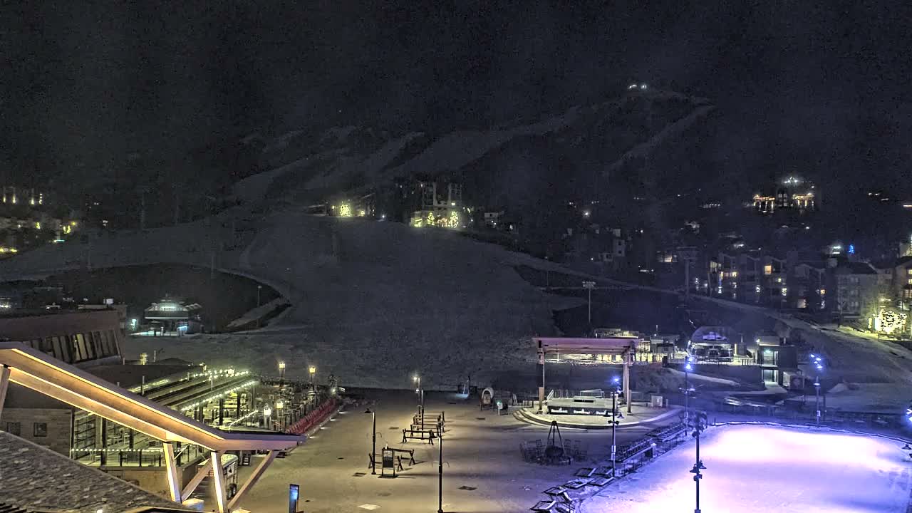 Steamboat Springs Ski Village Square & Ski Slopes Live Cam - Steamboat Springs, Routt County, Colorado, USA