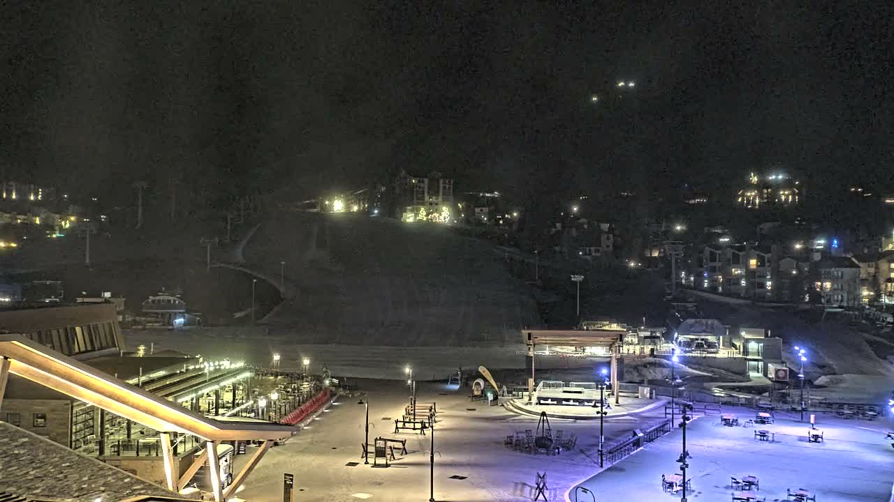 Steamboat Springs Ski Village Square & Ski Slopes Live Cam - Steamboat Springs, Routt County, Colorado, USA