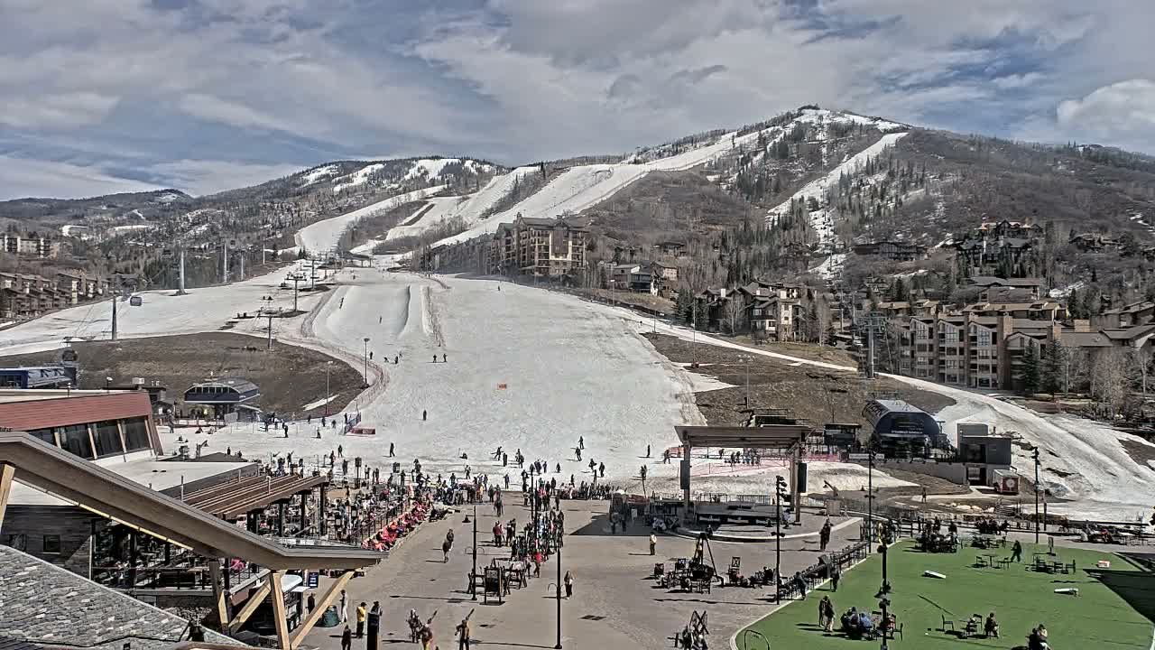 Steamboat Springs Ski Village Square & Ski Slopes Live Cam - Steamboat Springs, Routt County, Colorado, USA
