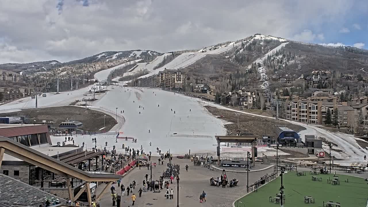 Steamboat Springs Ski Village Square & Ski Slopes Live Cam - Steamboat Springs, Routt County, Colorado, USA