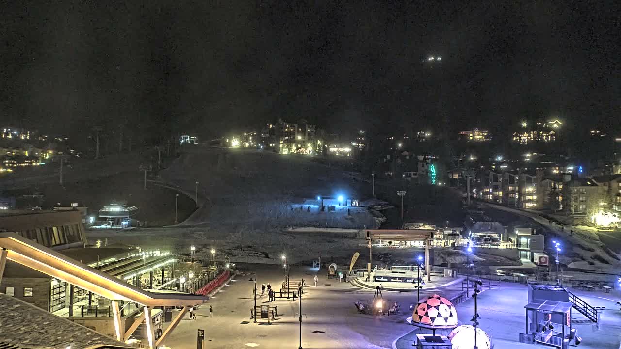 Steamboat Springs Ski Village Square & Ski Slopes Live Cam - Steamboat Springs, Routt County, Colorado, USA