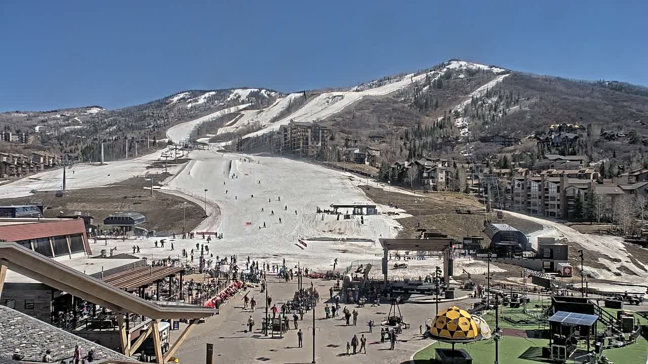 Steamboat Springs Ski Village Square & Ski Slopes Live Cam - Steamboat Springs, Routt County, Colorado, USA