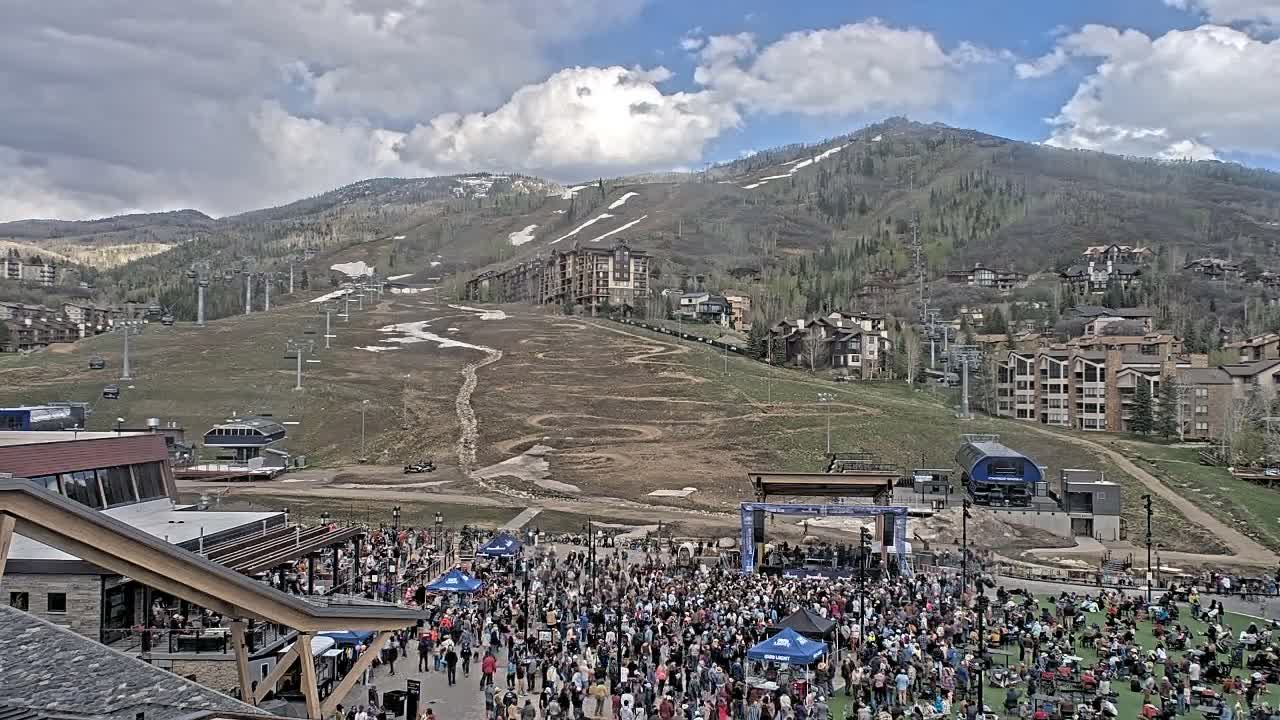 Steamboat Springs Ski Village Square & Ski Slopes Live Cam - Steamboat Springs, Routt County, Colorado, USA