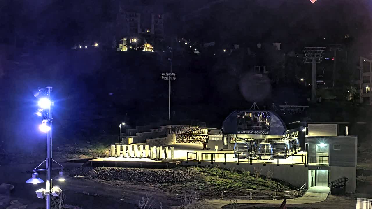 Steamboat Gondola Ropeway & Ski Slopes Live Cam - Steamboat Springs, Routt County, Colorado, USA