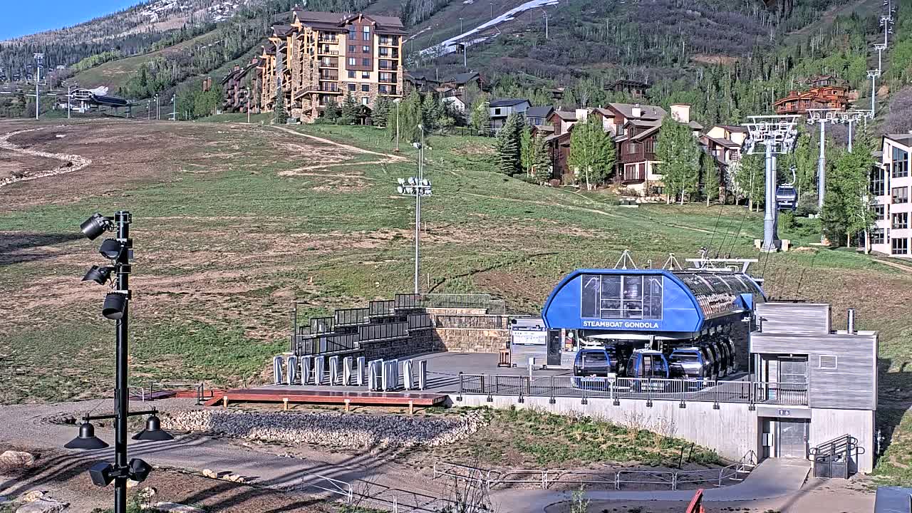 Steamboat Gondola Ropeway & Ski Slopes Live Cam - Steamboat Springs, Routt County, Colorado, USA