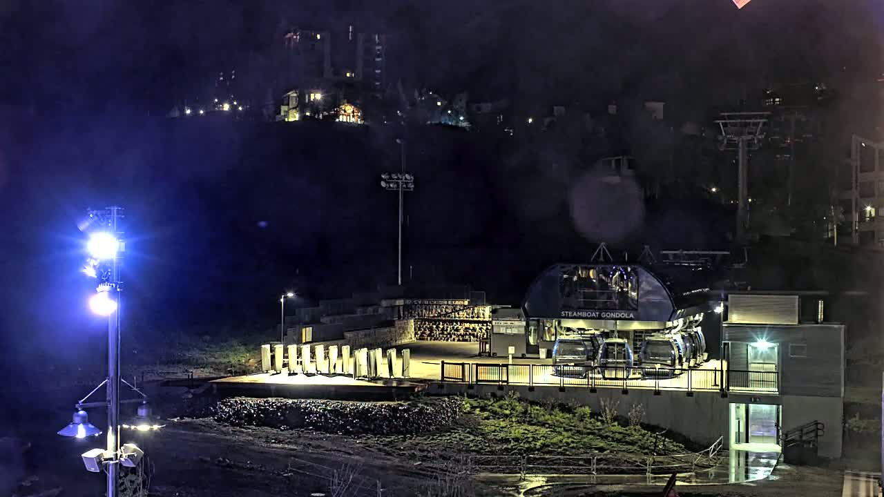 Steamboat Gondola Ropeway & Ski Slopes Live Cam - Steamboat Springs, Routt County, Colorado, USA