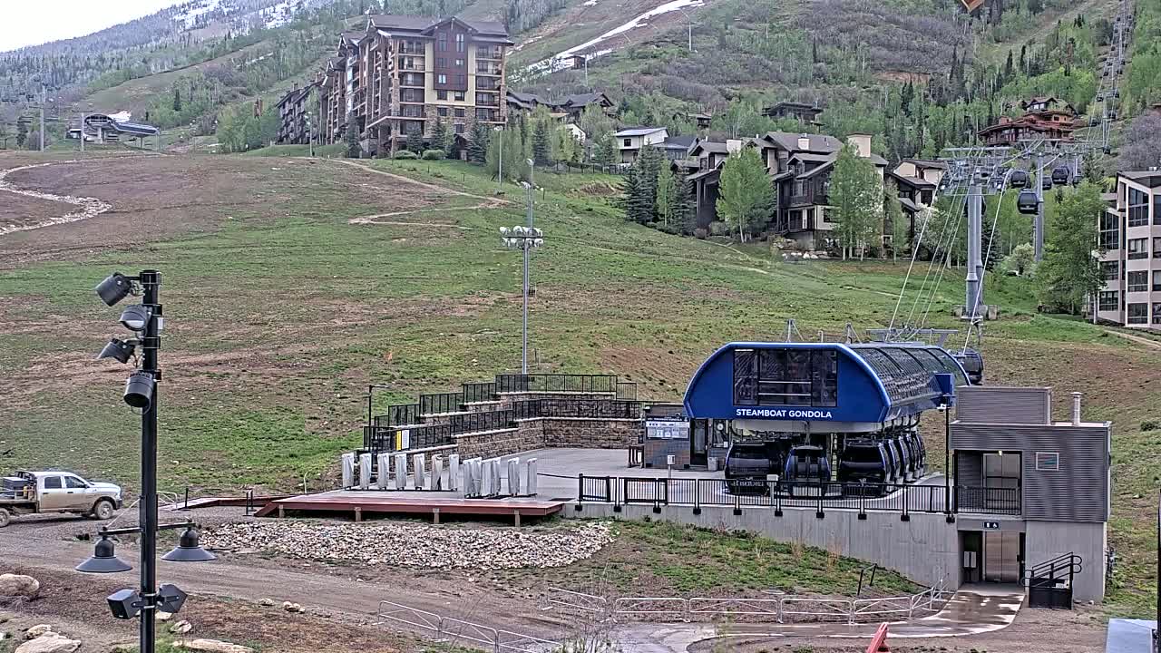 Steamboat Gondola Ropeway & Ski Slopes Live Cam - Steamboat Springs, Routt County, Colorado, USA