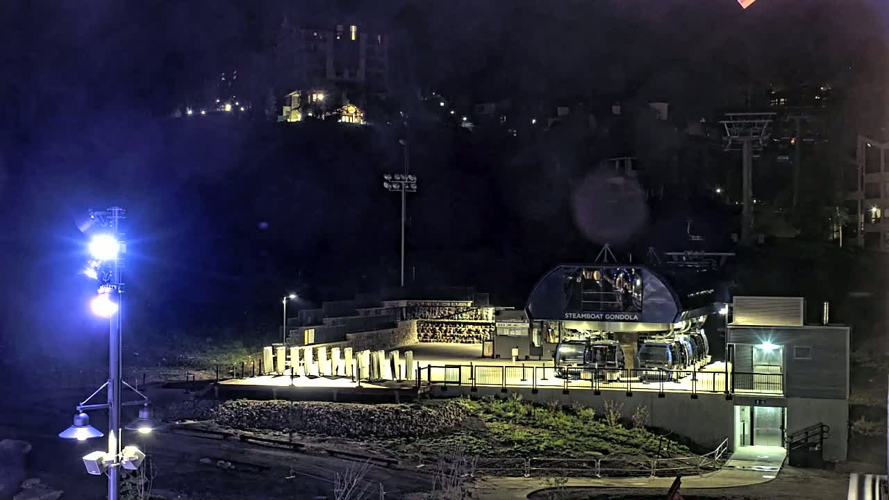 Steamboat Gondola Ropeway & Ski Slopes Live Cam - Steamboat Springs, Routt County, Colorado, USA