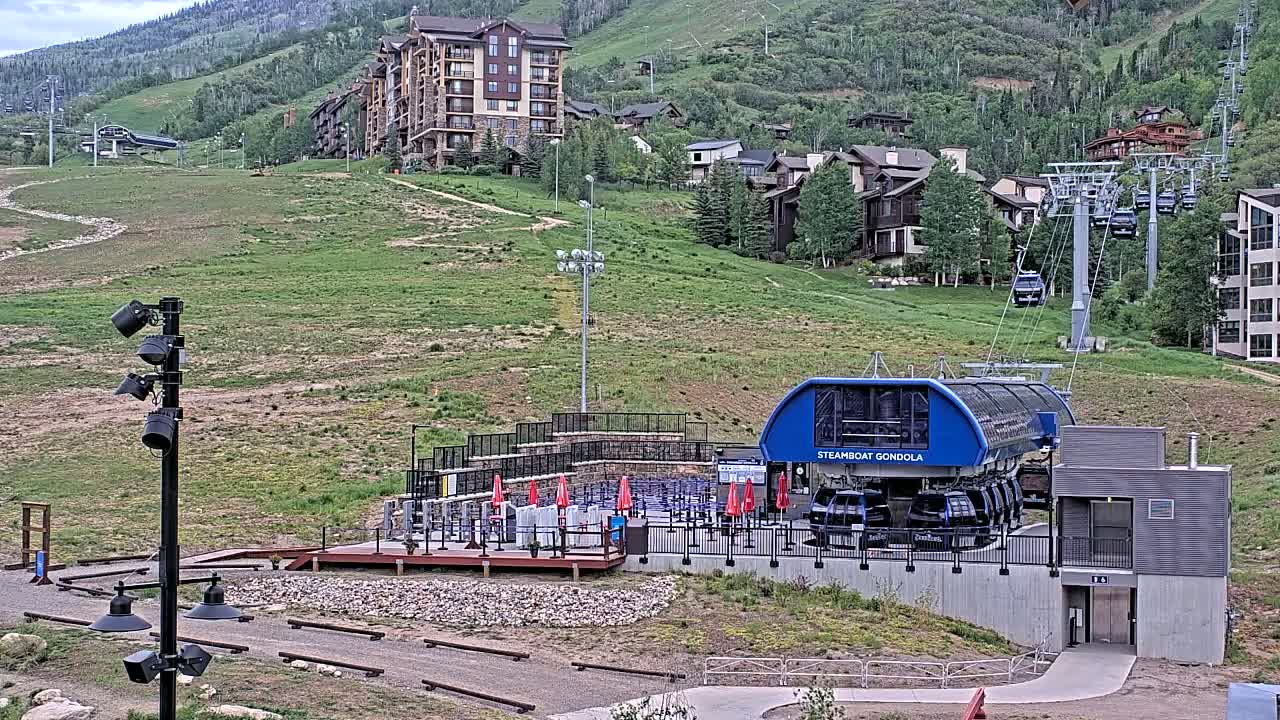 Steamboat Gondola Ropeway & Ski Slopes Live Cam - Steamboat Springs, Routt County, Colorado, USA