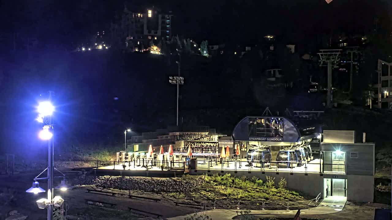 Steamboat Gondola Ropeway & Ski Slopes Live Cam - Steamboat Springs, Routt County, Colorado, USA