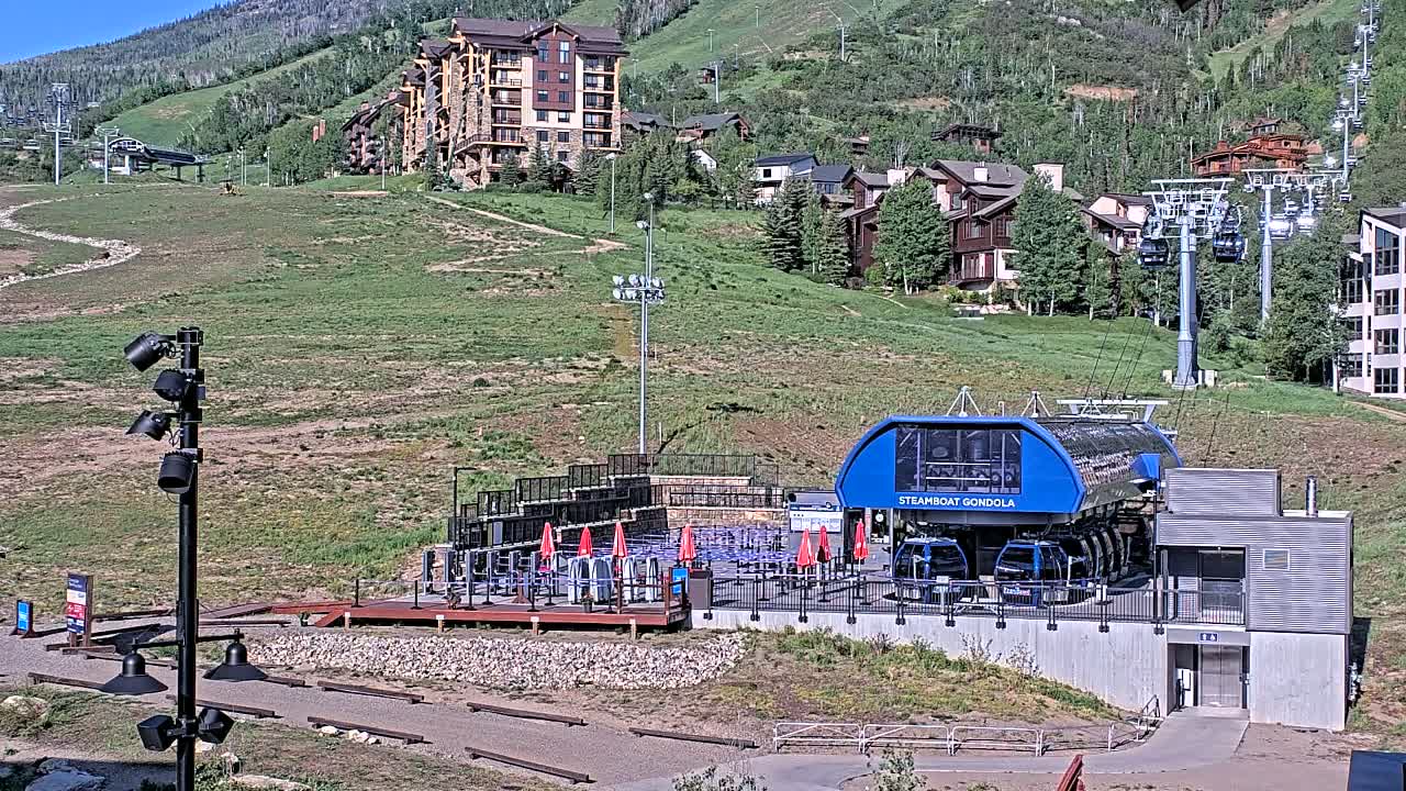 Steamboat Gondola Ropeway & Ski Slopes Live Cam - Steamboat Springs, Routt County, Colorado, USA