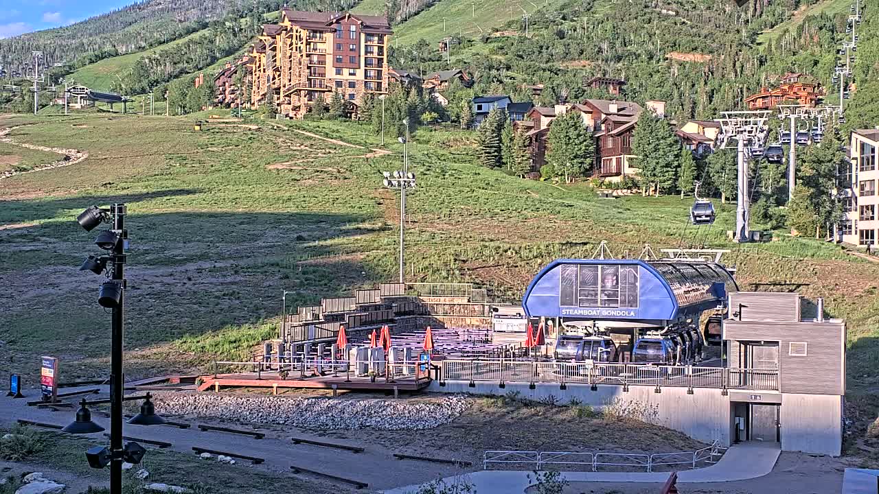 Steamboat Gondola Ropeway & Ski Slopes Live Cam - Steamboat Springs, Routt County, Colorado, USA
