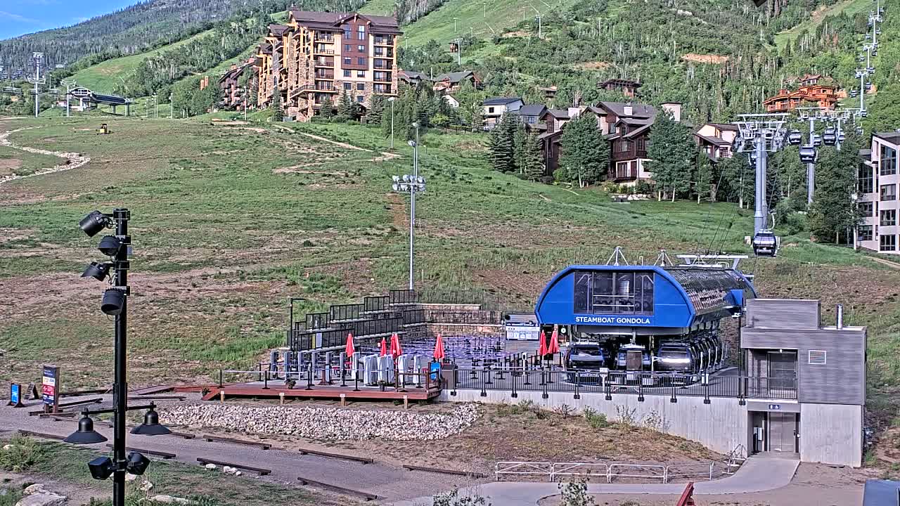 Steamboat Gondola Ropeway & Ski Slopes Live Cam - Steamboat Springs, Routt County, Colorado, USA