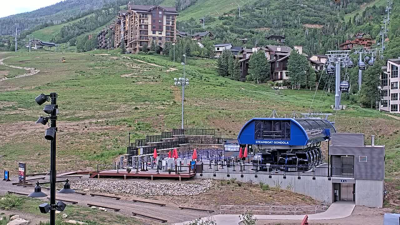 Steamboat Gondola Ropeway & Ski Slopes Live Cam - Steamboat Springs, Routt County, Colorado, USA