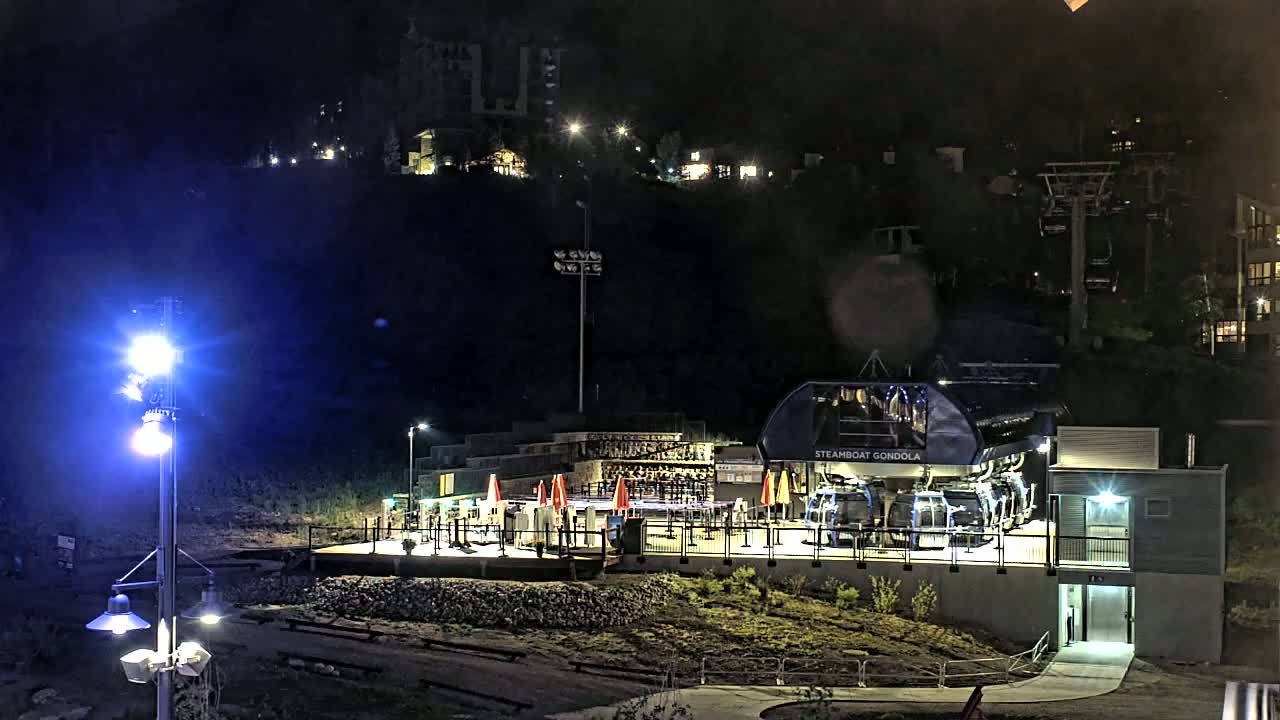 Steamboat Gondola Ropeway & Ski Slopes Live Cam - Steamboat Springs, Routt County, Colorado, USA