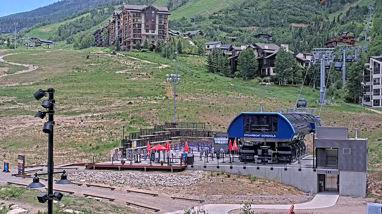 Steamboat Gondola Ropeway & Ski Slopes Live Cam - Steamboat Springs, Routt County, Colorado, USA