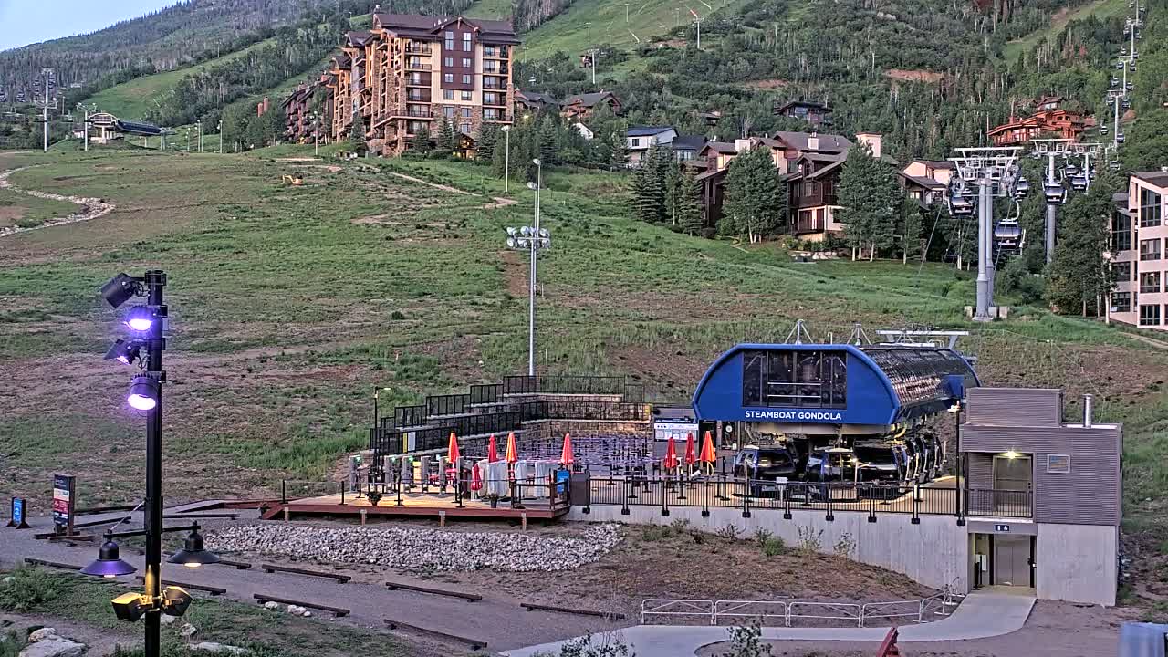 Steamboat Gondola Ropeway & Ski Slopes Live Cam - Steamboat Springs, Routt County, Colorado, USA