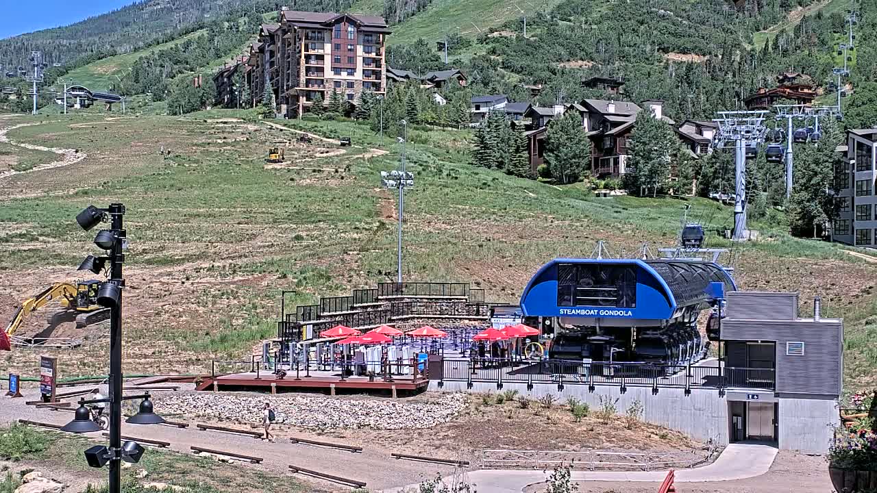Steamboat Gondola Ropeway & Ski Slopes Live Cam - Steamboat Springs, Routt County, Colorado, USA