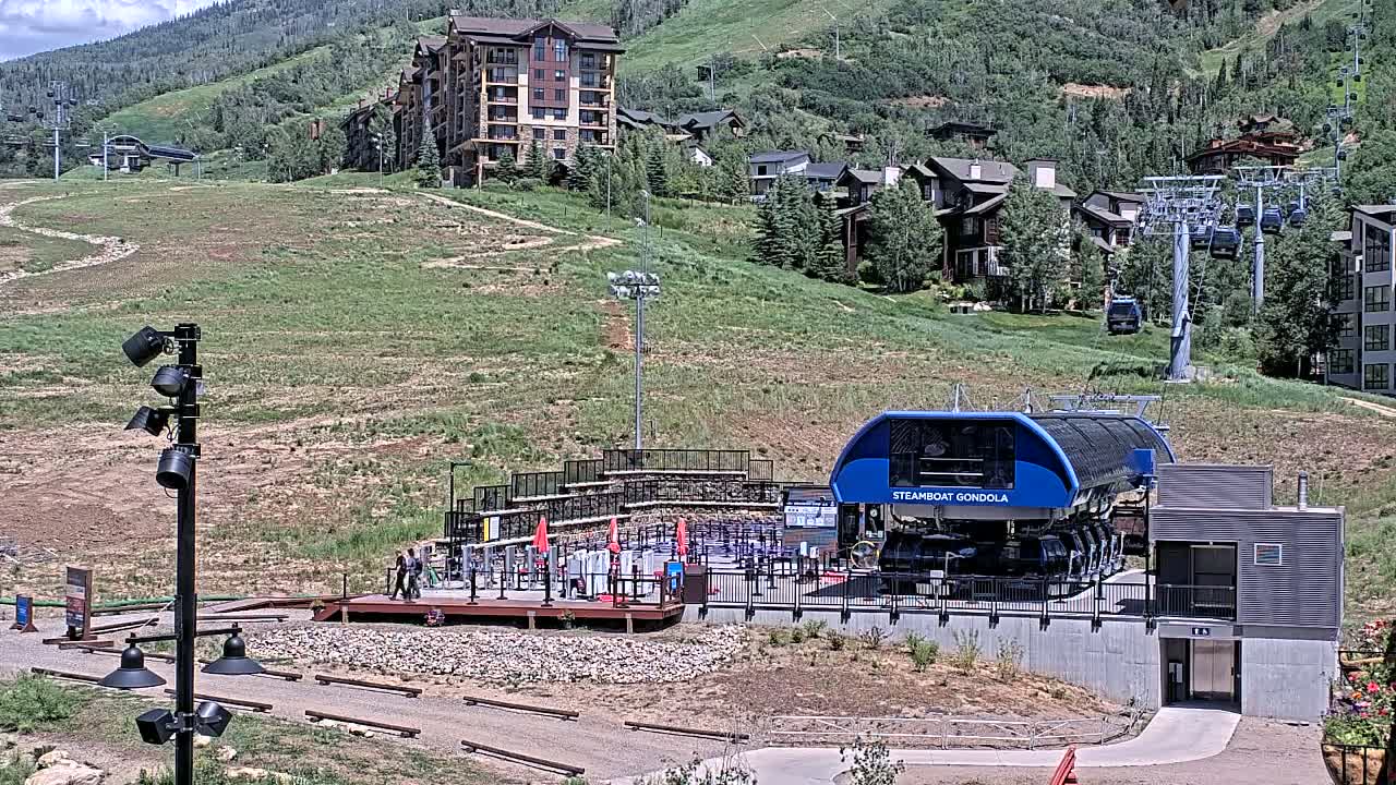 Steamboat Gondola Ropeway & Ski Slopes Live Cam - Steamboat Springs, Routt County, Colorado, USA