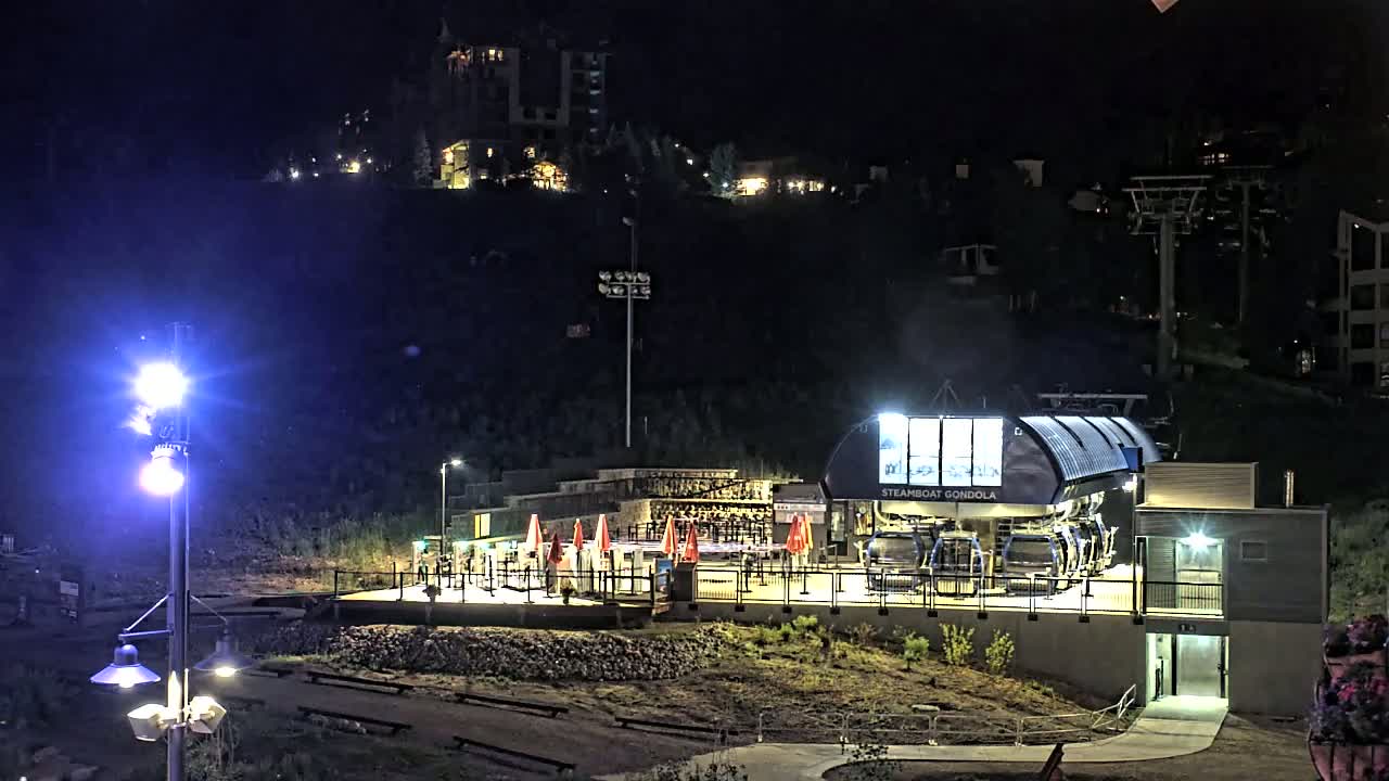 Steamboat Gondola Ropeway & Ski Slopes Live Cam - Steamboat Springs, Routt County, Colorado, USA
